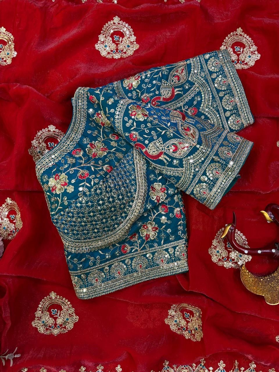 Regal Embroidered Saree with Ornate Heritage Detailing