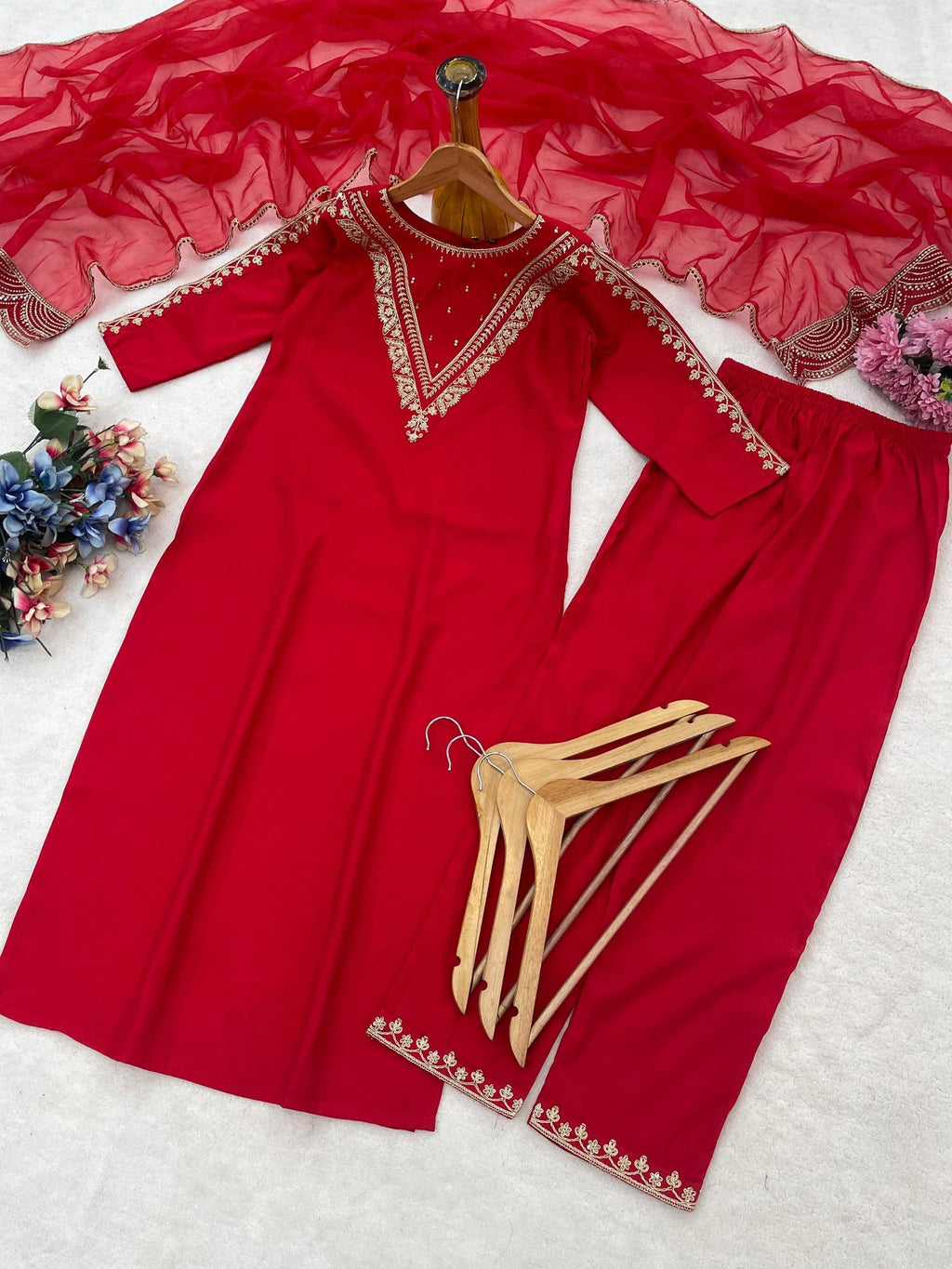 Regal Tradition Embroidered Ethnic Suit Set with Delicate Artisanal Detailing - Surat Wholesale Ethnic Wear (Photo 11)