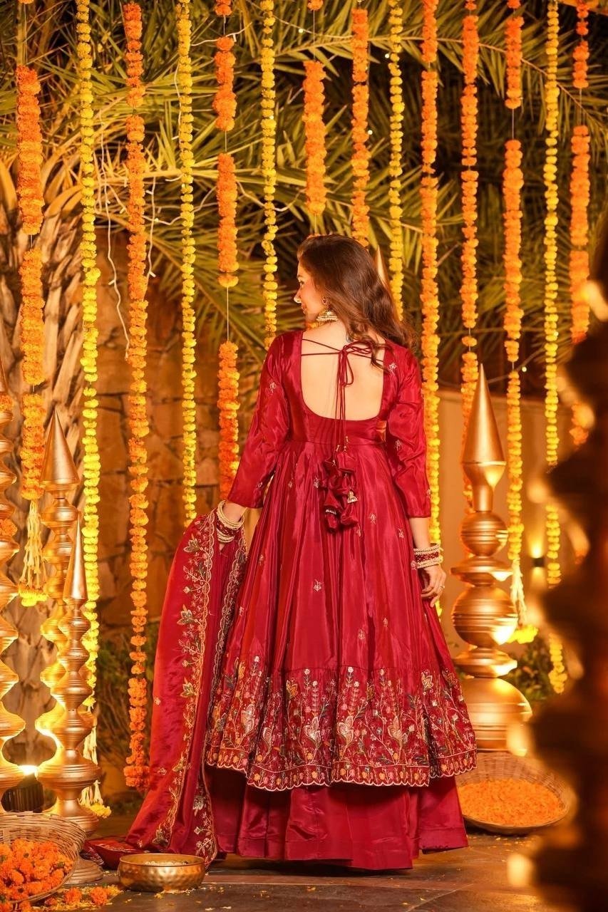 Royal Heritage Embroidered Anarkali Ensemble With Intricate Floral Craftsmanship - Surat Wholesale Ethnic Wear (Photo 14)