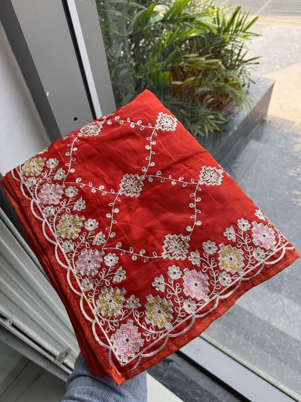 Opulent Luxury Floral Embroidered Saree with Intricate Motif Detailing - Surat Wholesale Ethnic Wear (Photo 15)