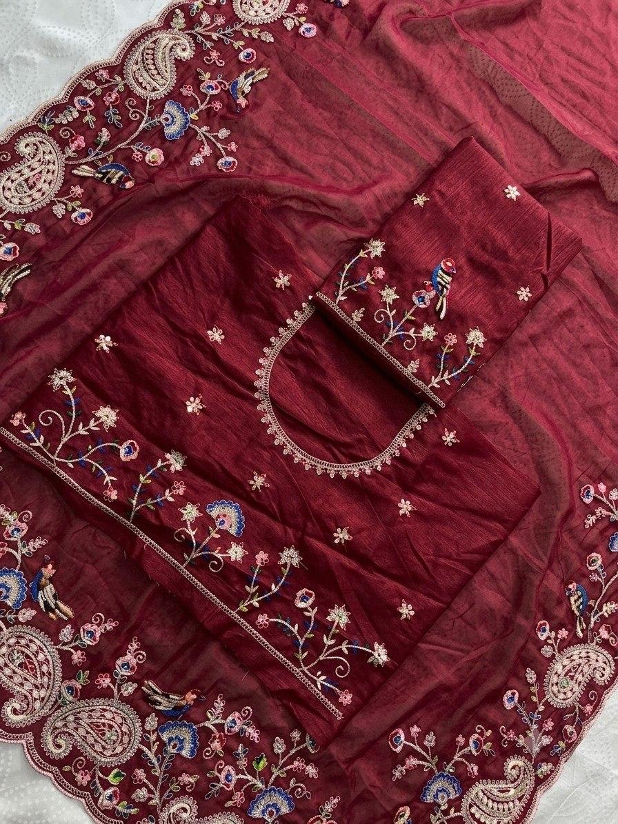 Paisley Embroidered Drapes with Intricate Borders for Regal Festive Moments