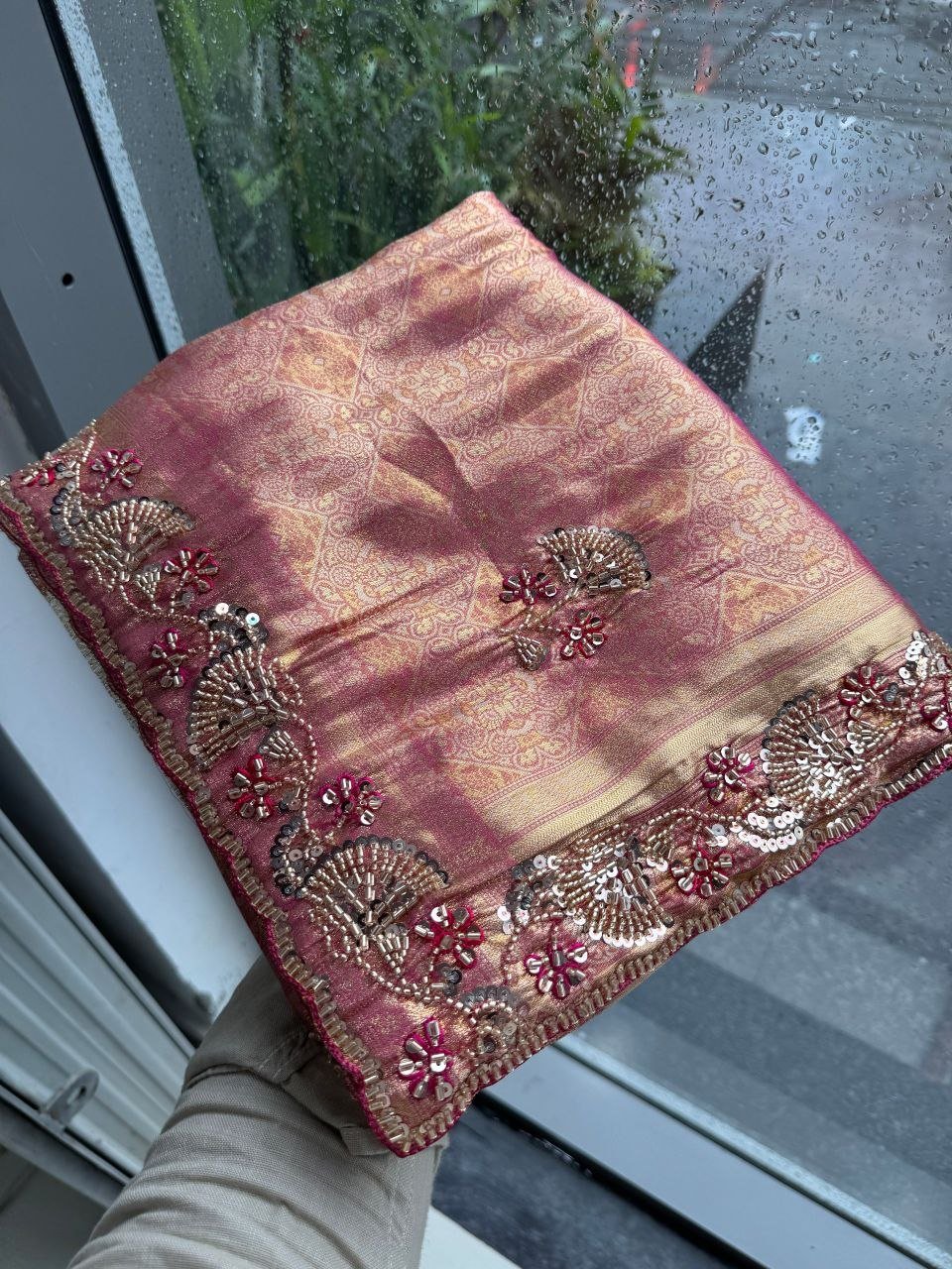 Heritage Loom Saree with Ornate Floral Zari and Jewel-Edged Pallu