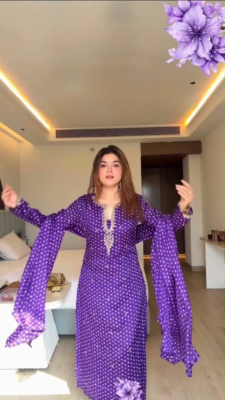 Bandhani Print Kurta Set with Mirror Work Accents