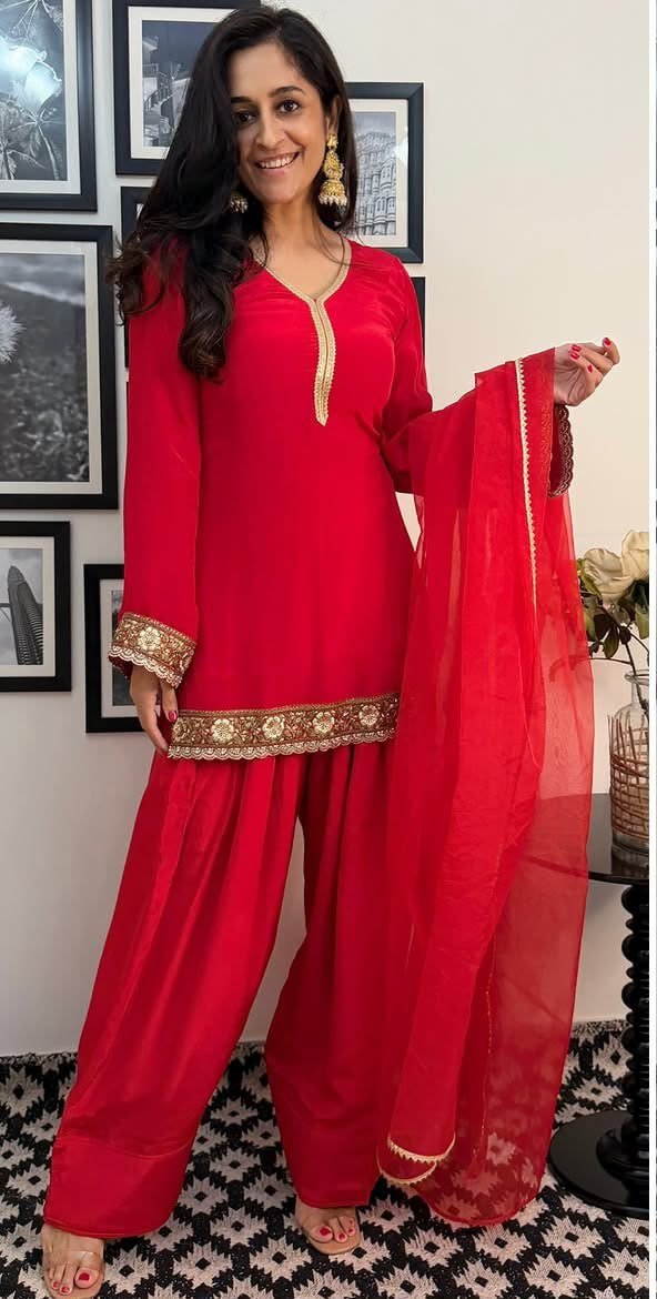 Regal Tradition Embroidered Border Kurta with Salwar and Dupatta Set - Surat Wholesale Ethnic Wear (Photo 1)