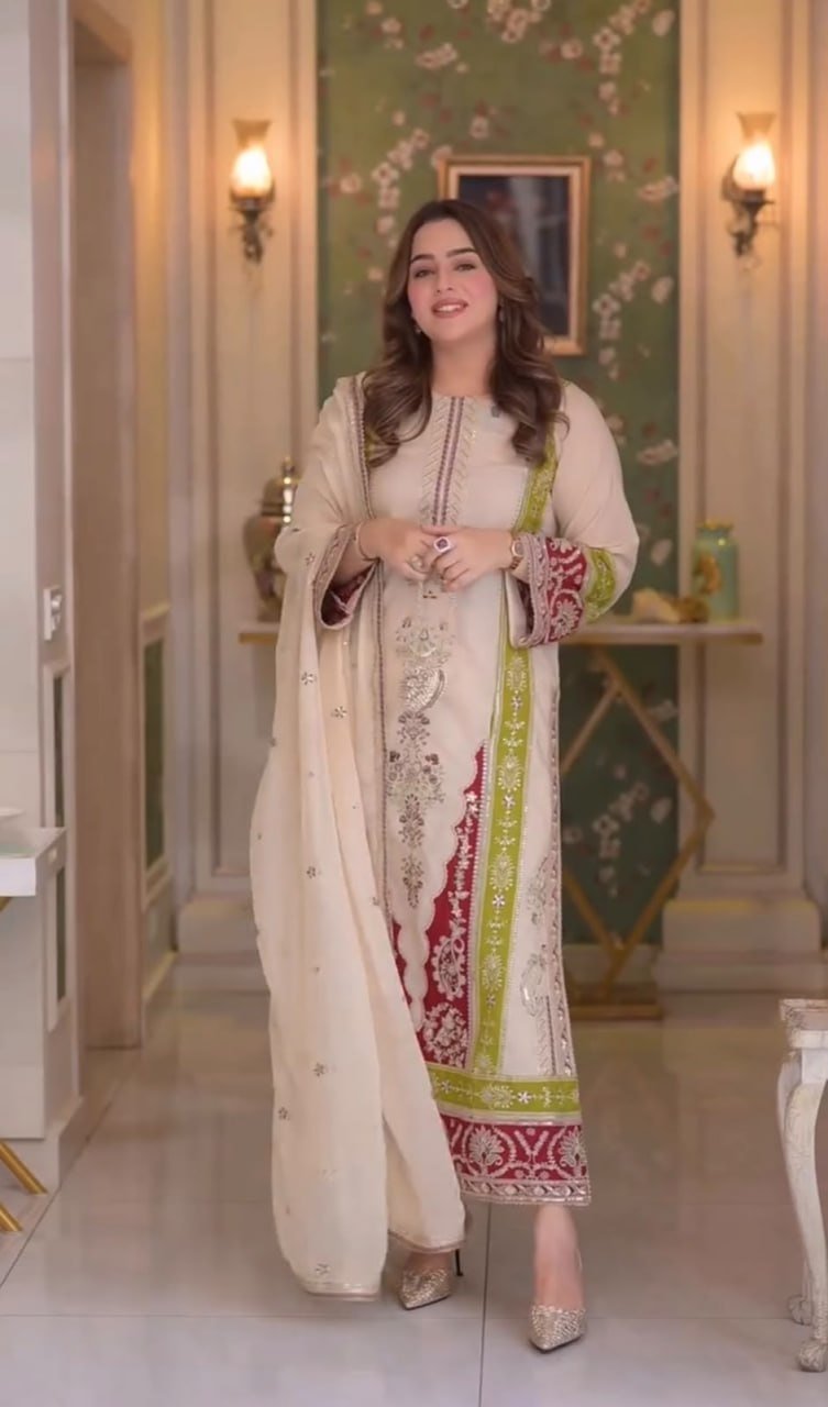 Vintage Classic Embroidered Border Straight Kurta Set with Dupatta - Surat Wholesale Ethnic Wear (Photo 1)