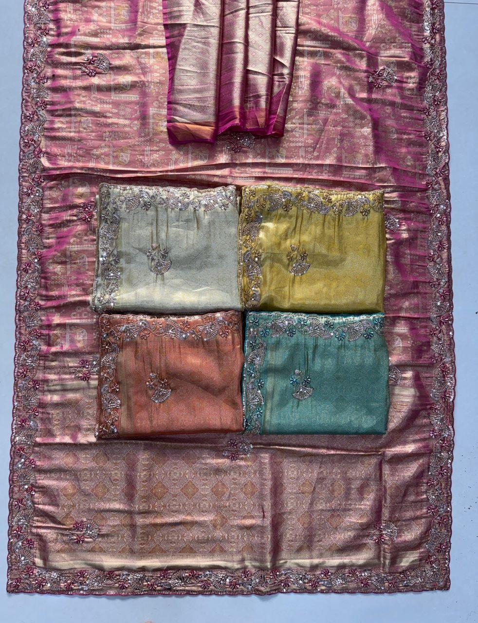 Heritage Loom Saree with Ornate Floral Zari and Jewel-Edged Pallu