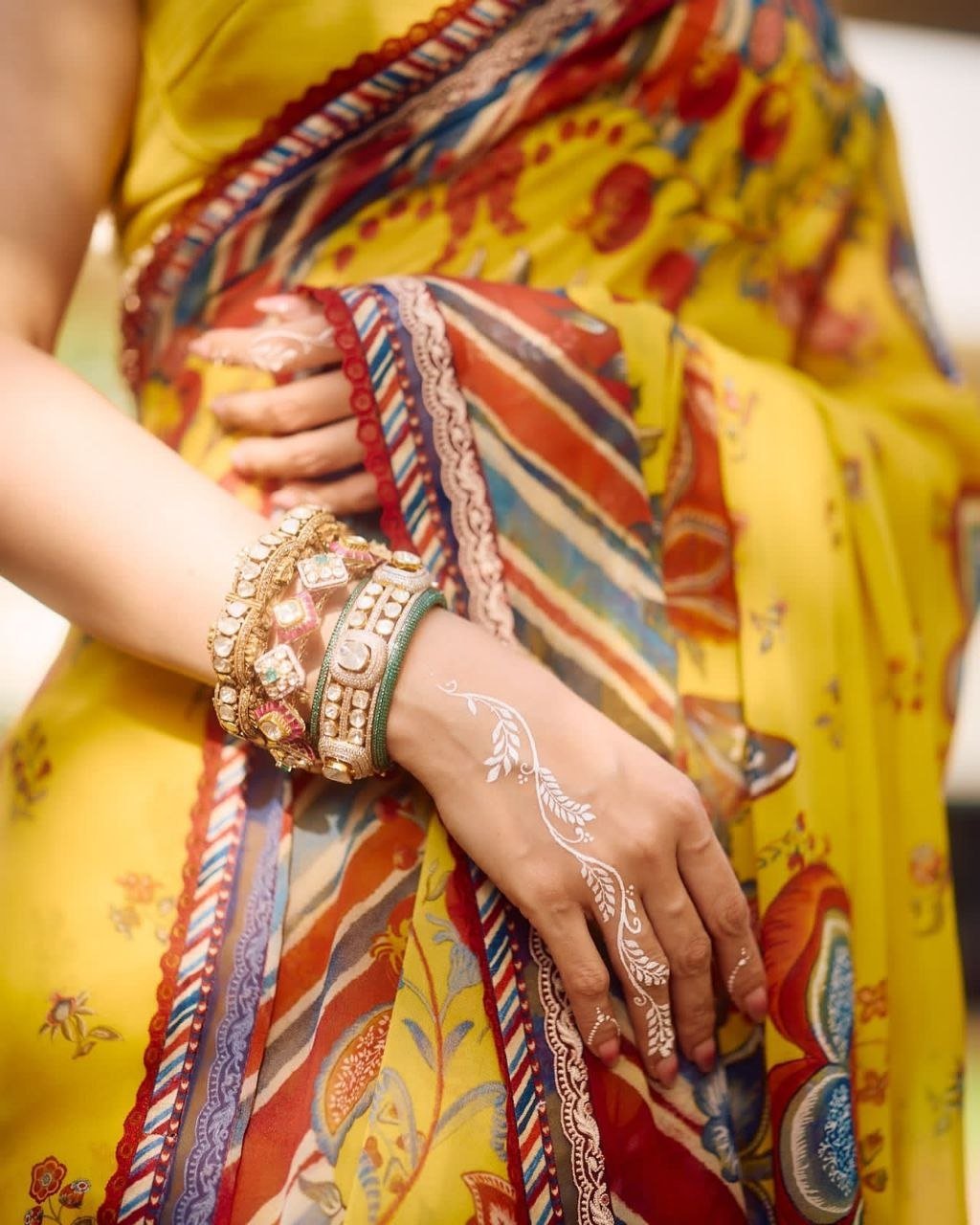 Royal Heritage Floral Printed Saree with Intricate Border Detailing - Surat Wholesale Ethnic Wear (Photo 2)