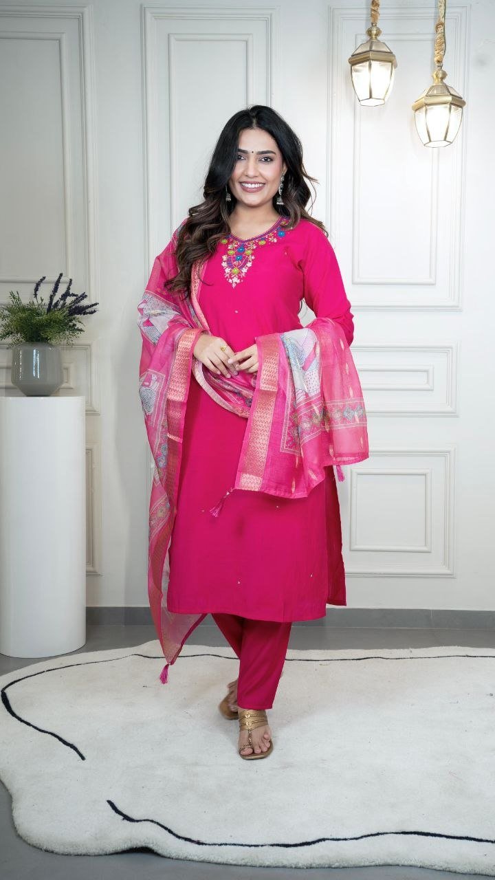 Artisanal Ethnic Kurta Set with Statement Embroidery and Printed Dupatta - Surat Wholesale Ethnic Wear (Photo 2)