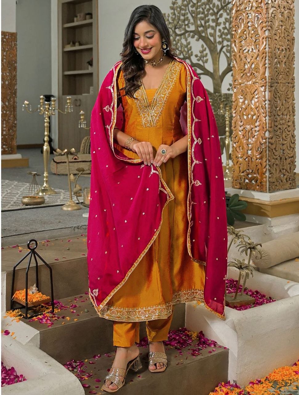 Embroidered Anarkali Kurta Set with Scalloped Border Dupatta