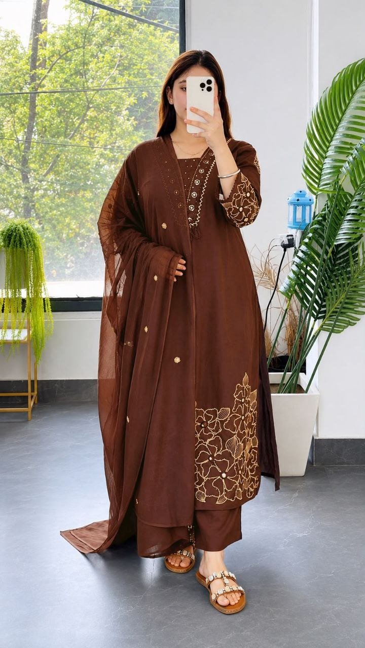Artisanal Embroidered Straight Kurta Set with Sheer Dupatta - Surat Wholesale Ethnic Wear (Photo 2)