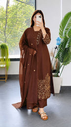 Artisanal Embroidered Straight Kurta Set with Sheer Dupatta - Surat Wholesale Ethnic Wear (Photo 2)