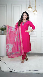 Artisanal Ethnic Kurta Set with Statement Embroidery and Printed Dupatta - Surat Wholesale Ethnic Wear (Photo 3)