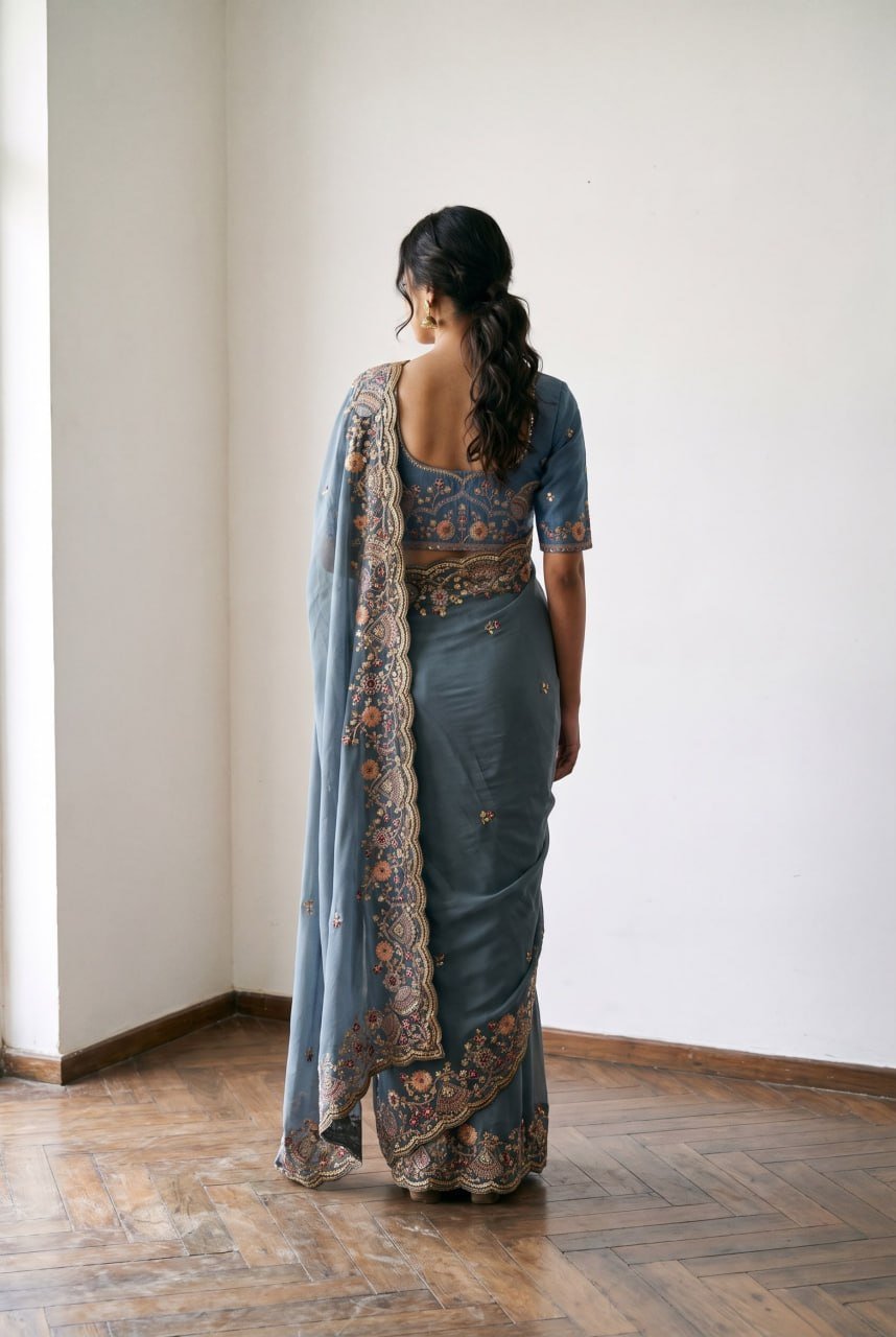 Artisanal Floral Embroidery Ensemble with Regal Heritage Detailing