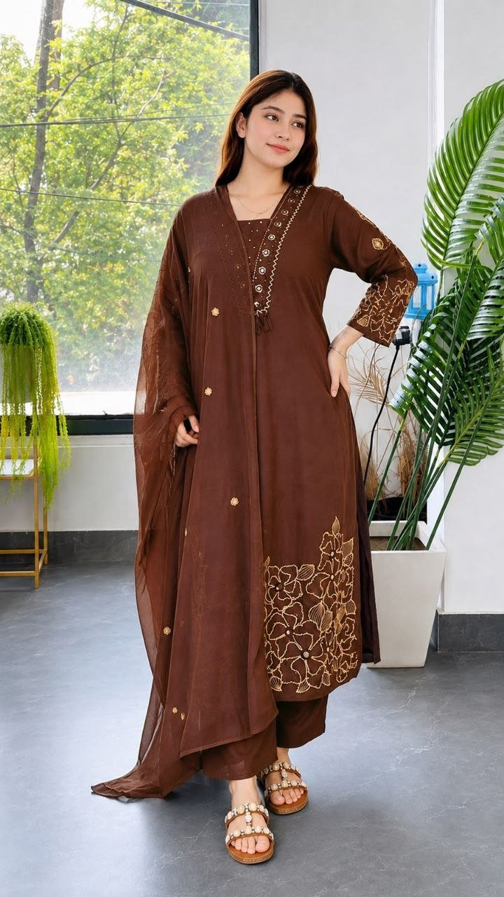 Artisanal Embroidered Straight Kurta Set with Sheer Dupatta - Surat Wholesale Ethnic Wear (Photo 3)