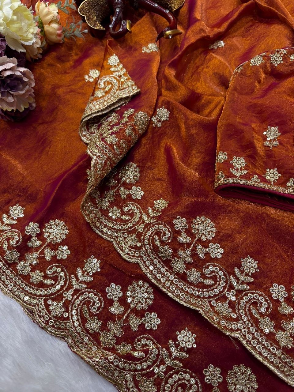 Timeless Splendor Ornate Woven Saree for Sophisticated Festive Occasions