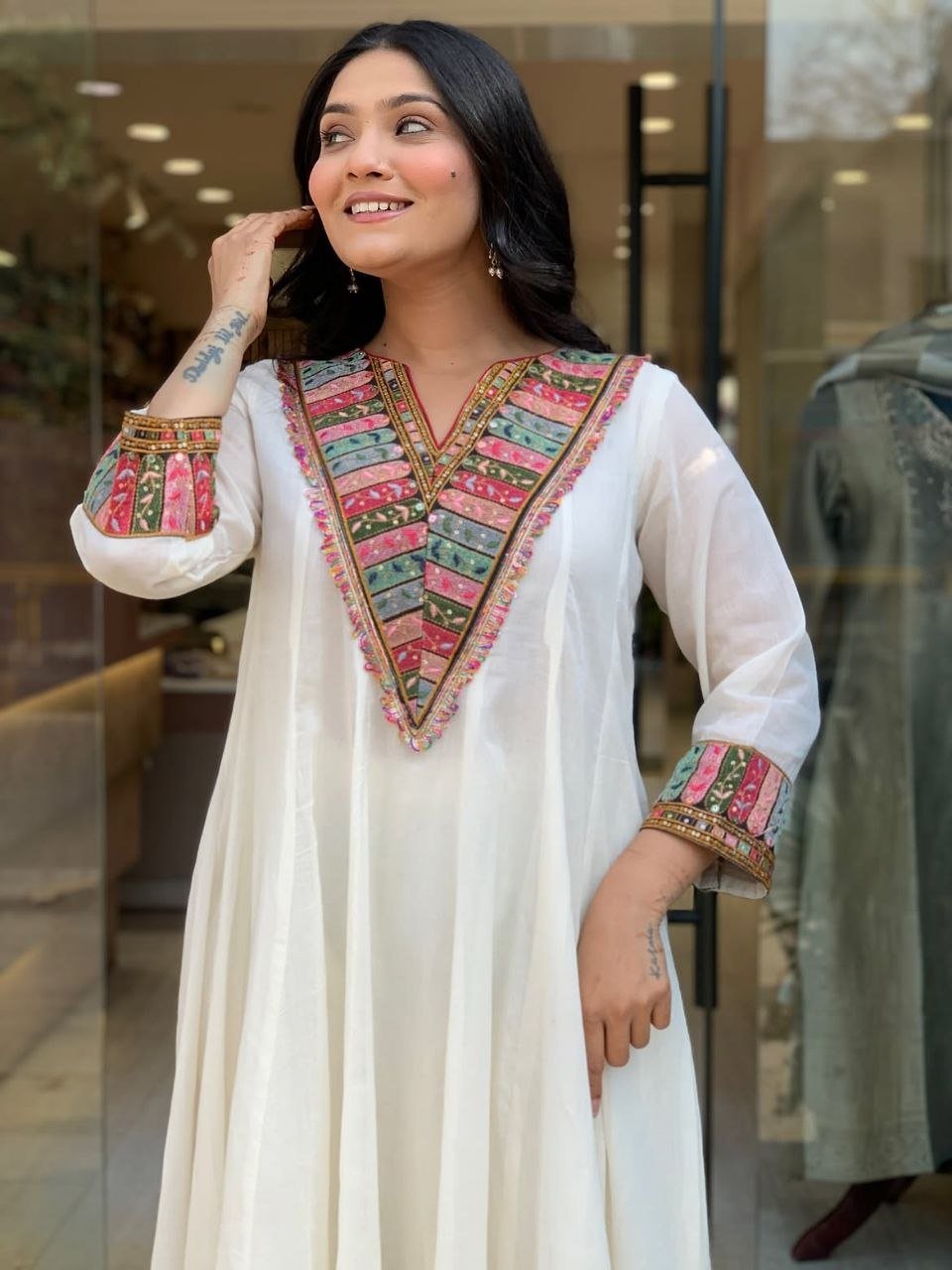 Artisanal Embroidered Anarkali Suit Set With Multihued Leheriya Dupatta - Surat Wholesale Ethnic Wear (Photo 4)