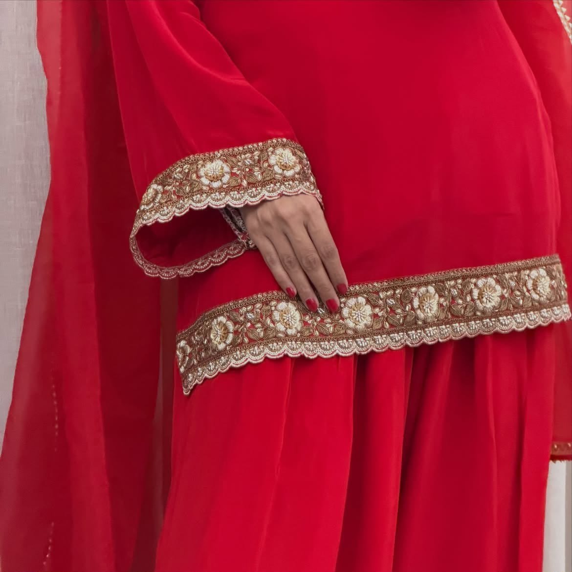 Regal Tradition Embroidered Border Kurta with Salwar and Dupatta Set - Surat Wholesale Ethnic Wear (Photo 4)