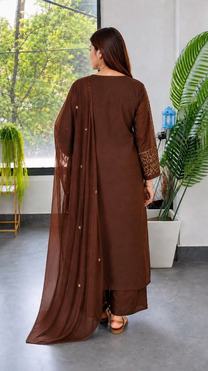 Artisanal Embroidered Straight Kurta Set with Sheer Dupatta - Surat Wholesale Ethnic Wear (Photo 4)