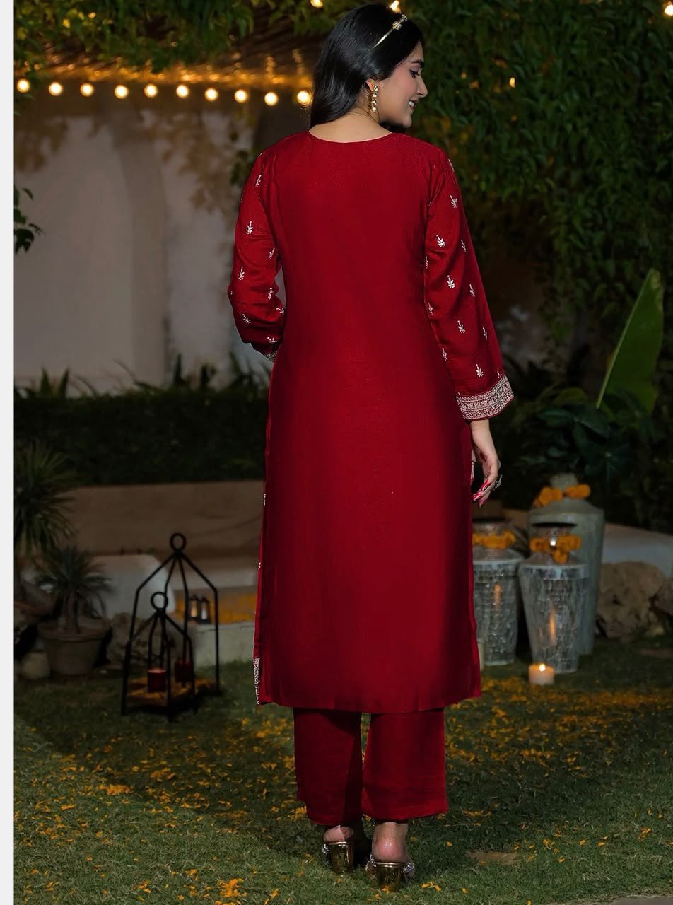 Regal Heritage Embroidered Kurta Set for Festive Occasions