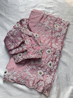 Opulent Luxury Floral Embroidered Saree with Intricate Scalloped Border Detailing - Surat Wholesale Ethnic Wear (Photo 5)