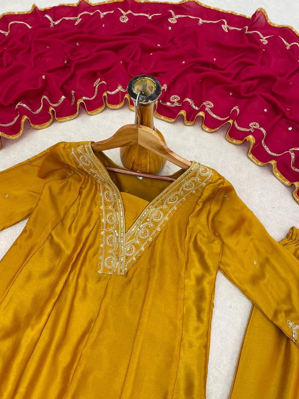 Embroidered Anarkali Kurta Set with Scalloped Border Dupatta