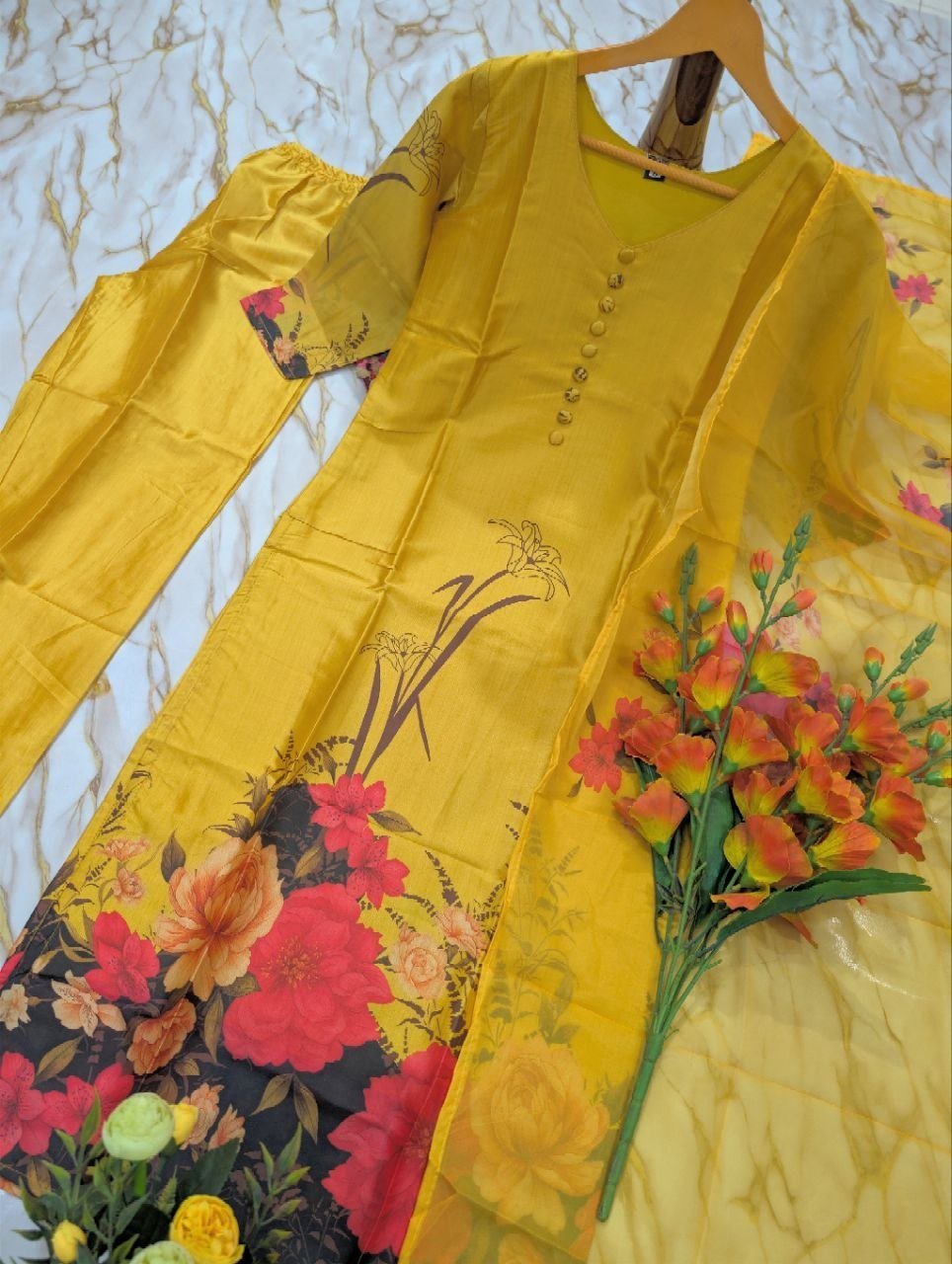 Garden Floral Romance Printed Kurta Set with Ethereal Dupatta