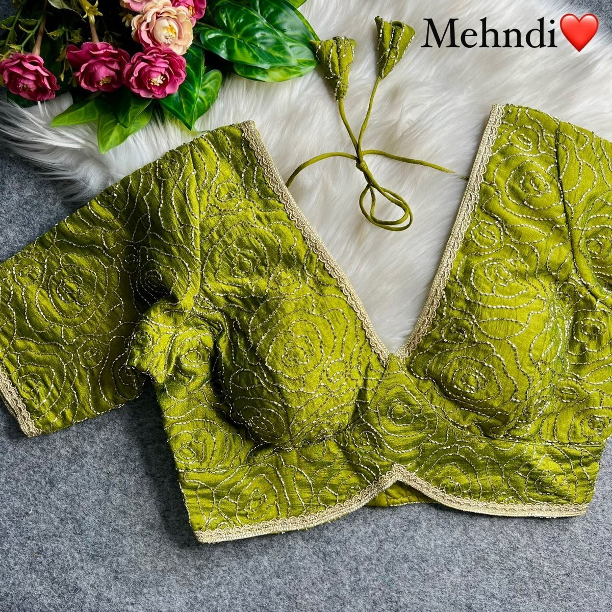 Garden Floral Romance Rose Threadwork Embroidered Padded Blouse - Surat Wholesale Ethnic Wear (Photo 7)