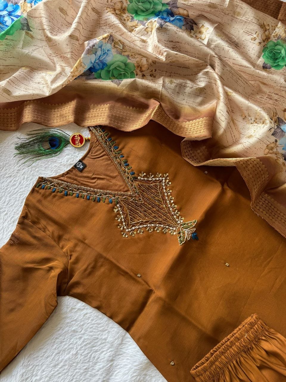 Royal Heritage Floral Printed Dupatta Suit Set with Intricate Ethnic Embroidery - Surat Wholesale Ethnic Wear (Photo 7)