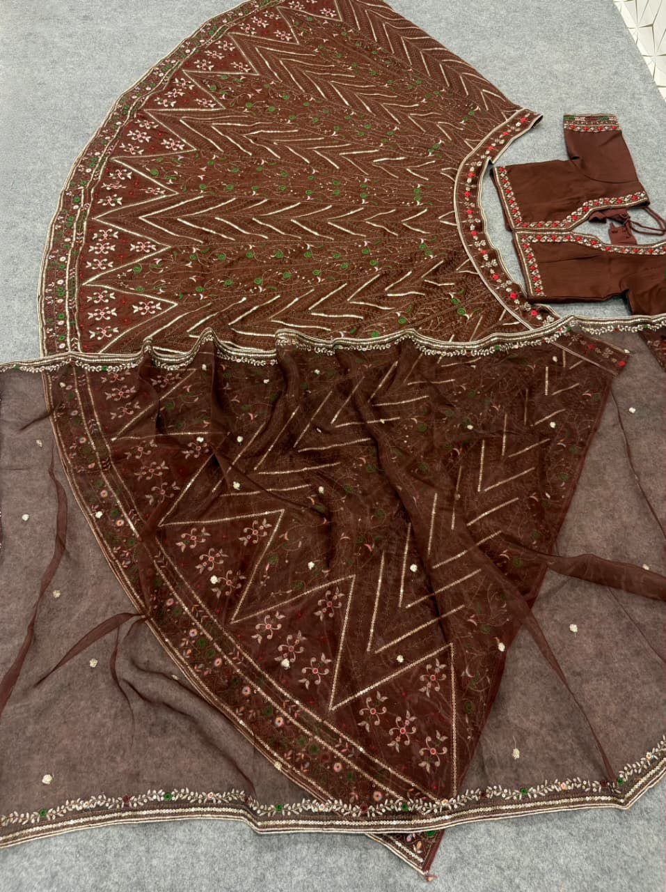 Intricate Zari Embroidered Silk Lehenga Set with Matching Dupatta - Surat Wholesale Ethnic Wear (Photo 7)