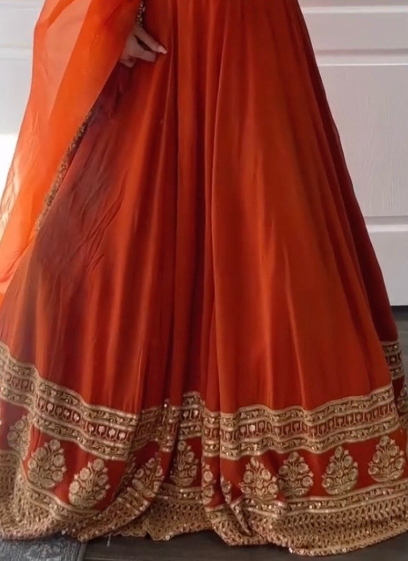 Graceful Solid Flared Lehenga Set with Heavy Embroidered Border - Surat Wholesale Ethnic Wear (Photo 7)