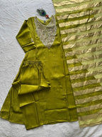 Regal Heritage Embroidered Kurta Set with Statement Dupatta