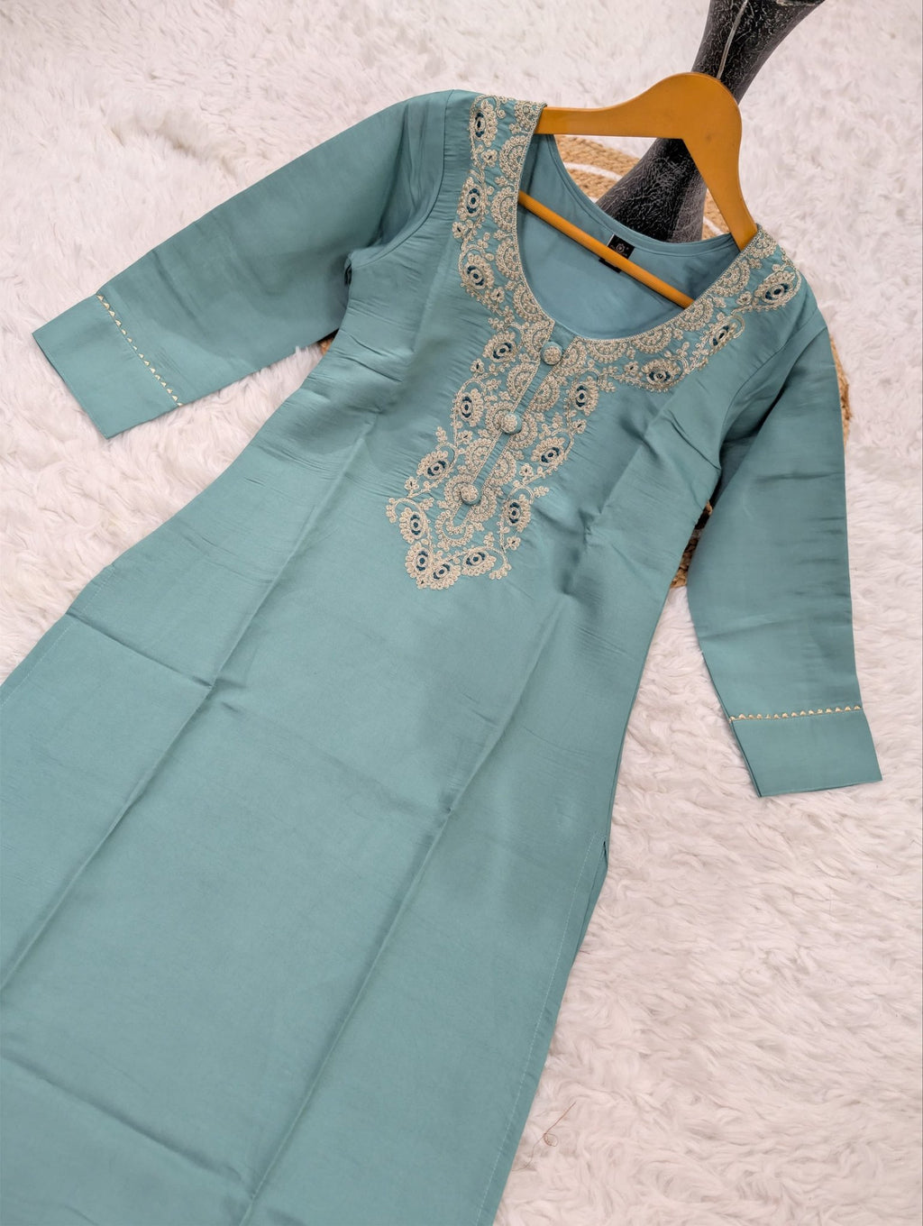 Intricate Embroidered Kurta Set with Scalloped Organza Dupatta