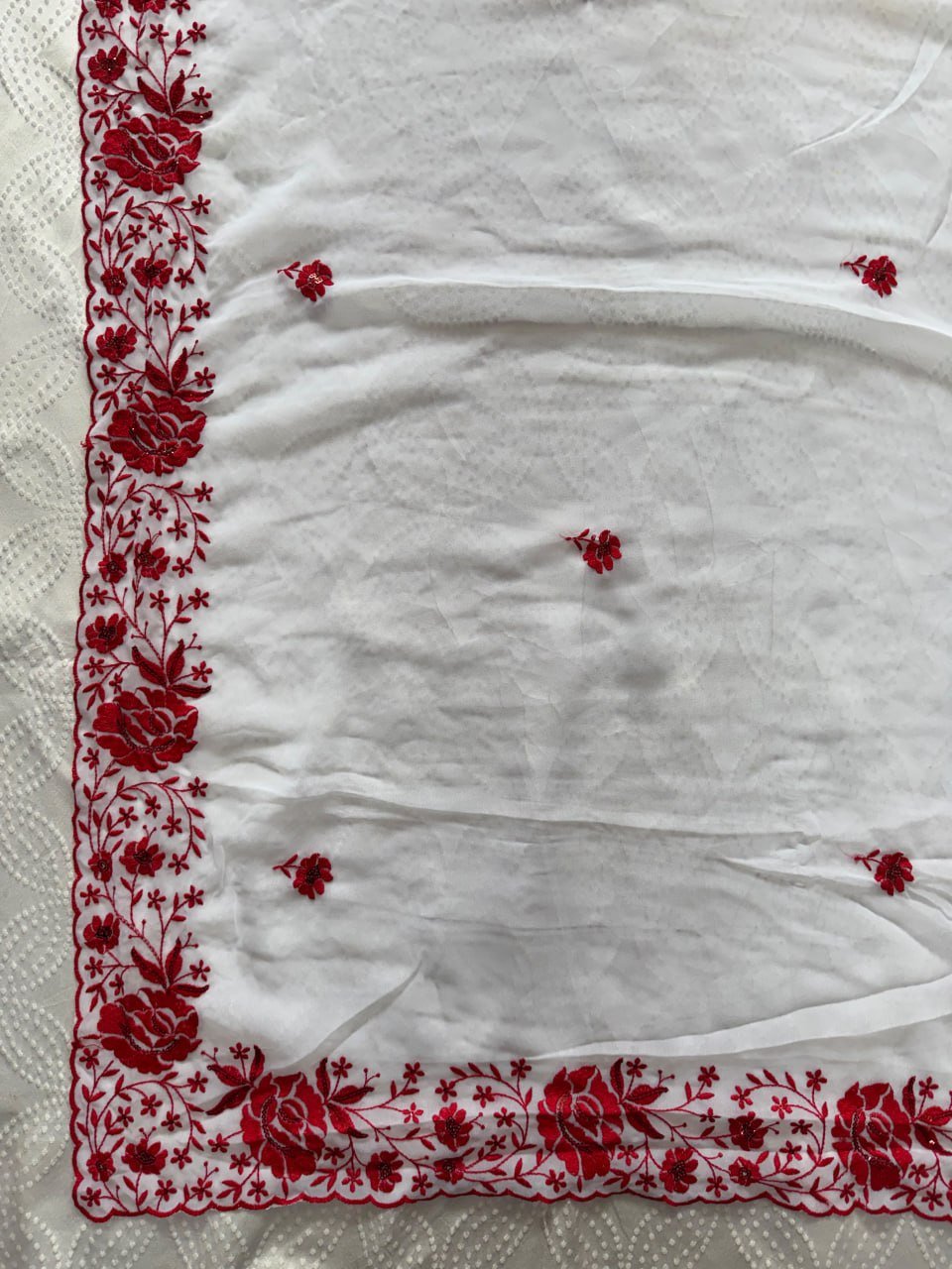 Contemporary Statement Floral Embroidered Saree for Sophisticated Occasions - Surat Wholesale Ethnic Wear (Photo 8)