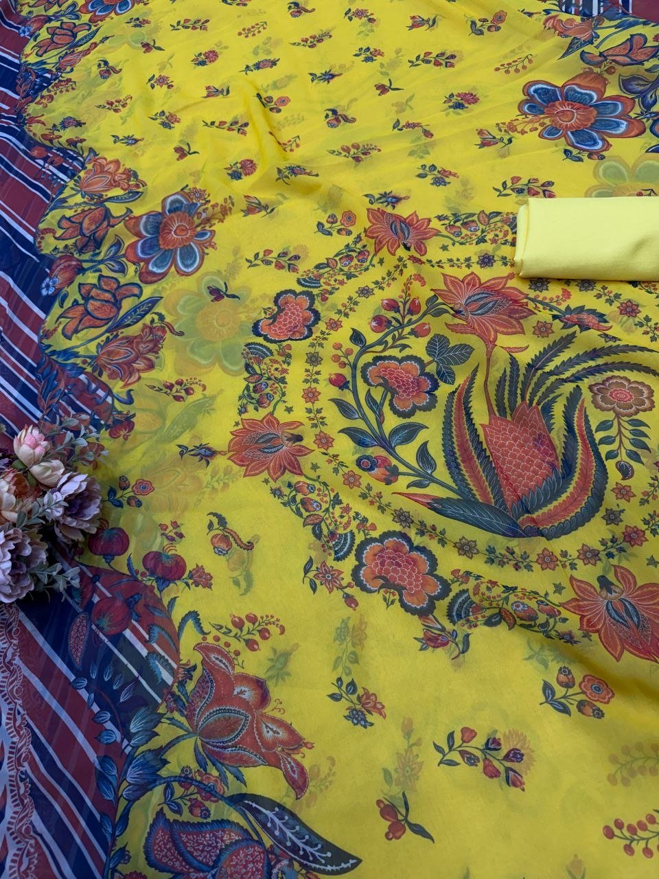 Royal Heritage Floral Printed Saree with Intricate Border Detailing - Surat Wholesale Ethnic Wear (Photo 8)