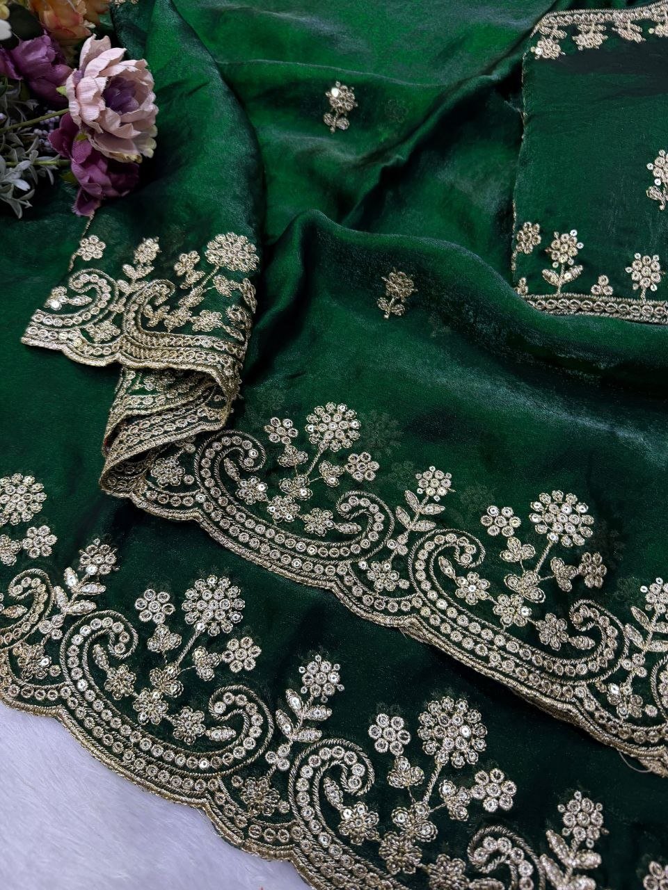 Timeless Splendor Ornate Woven Saree for Sophisticated Festive Occasions
