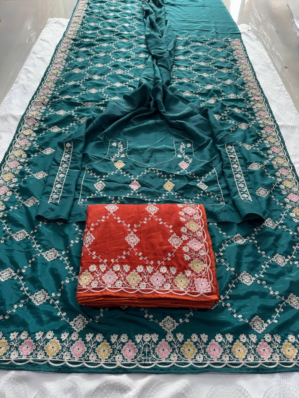 Opulent Luxury Floral Embroidered Saree with Intricate Motif Detailing - Surat Wholesale Ethnic Wear (Photo 9)