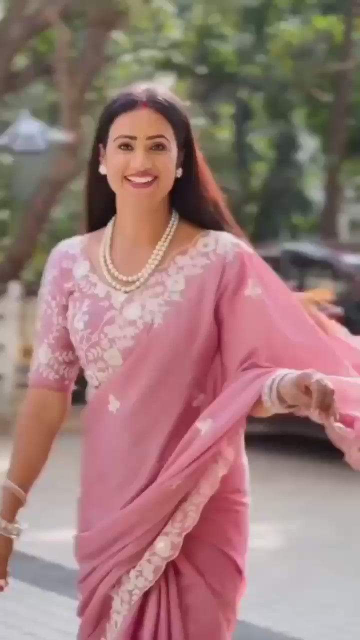 Effortless Floral Embroidered Saree with Delicate Border Detailing