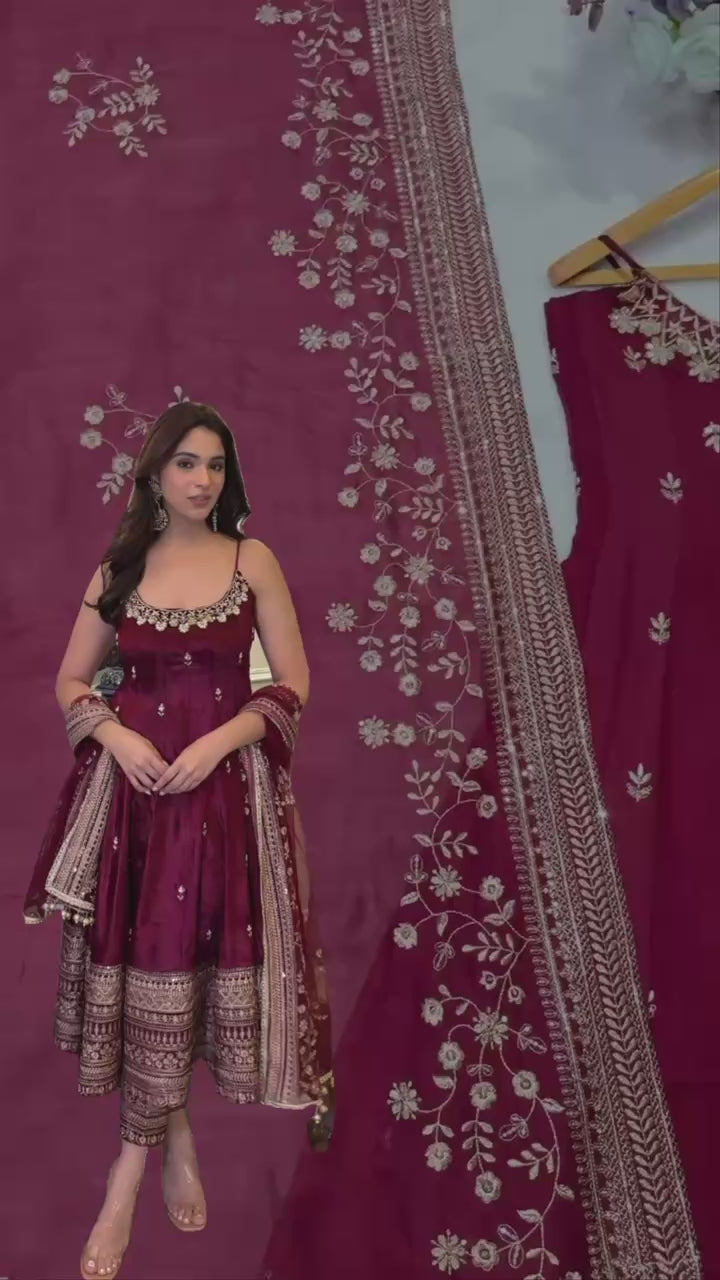 Royal Heritage Artisanal Motif Saree with Intricate Borders