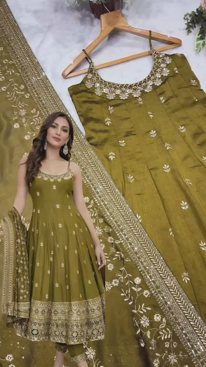 Royal Heritage Artisanal Motif Saree with Intricate Borders